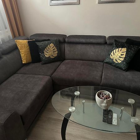 Mazurski Apartament โอสโตรดา ภายนอก รูปภาพ